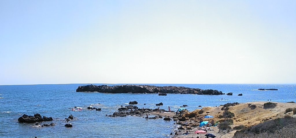 Vistas de Isla Galera desde la Playa la Faroleta.  Isla de Tabarca.