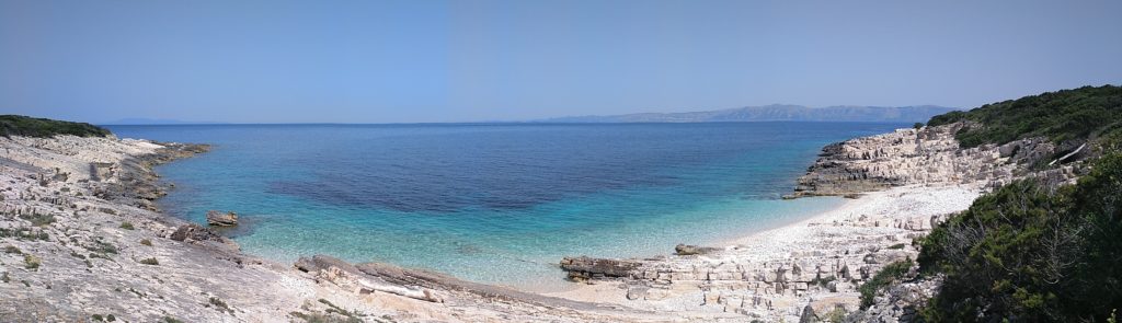 Donji Bili Bok, la playa nudista de la isla de Proizd.